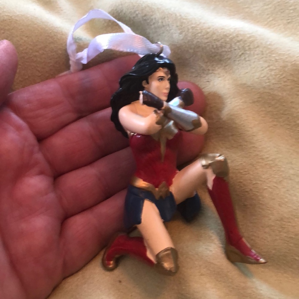 Hallmark 2021 DC Comics Wonder Woman WW84 Christmas Tree Holiday Ornament